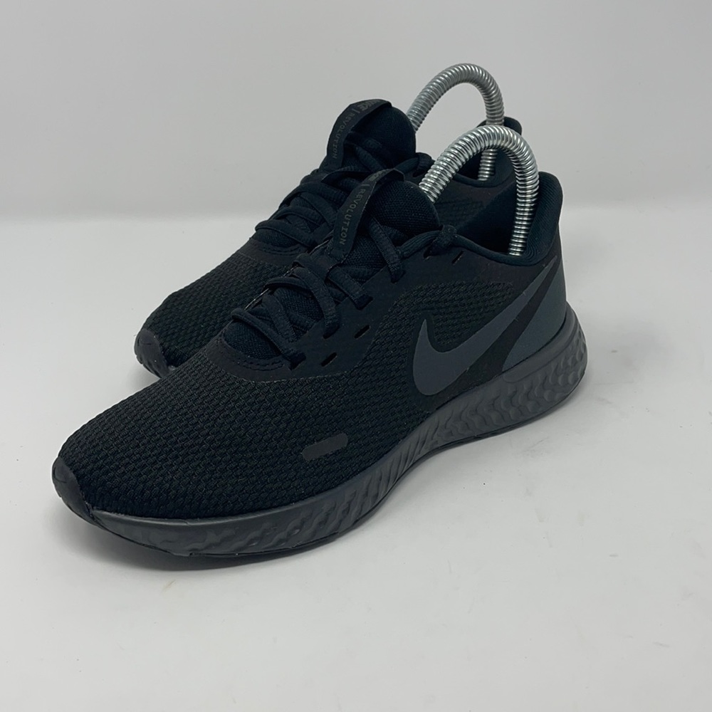 Nike Women’s Revolution Size 5 Black Black